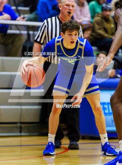 Thumbnail 1 in Shorewood vs. Federal Way (WIAA 3A Opening Round) photogallery.