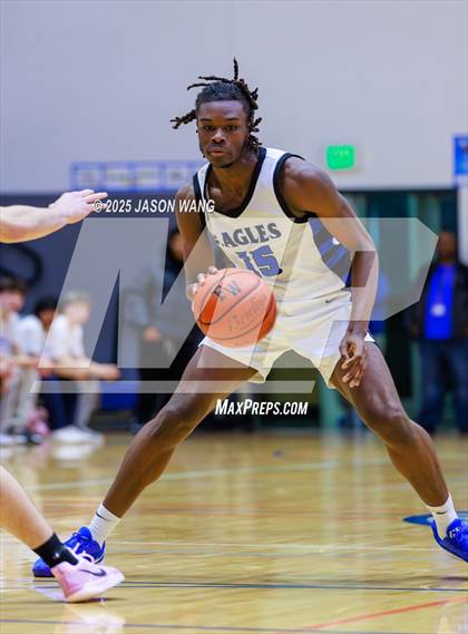 Thumbnail 1 in Shorewood vs. Federal Way (WIAA 3A Opening Round) photogallery.