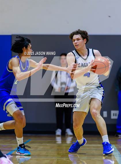 Thumbnail 1 in Shorewood vs. Federal Way (WIAA 3A Opening Round) photogallery.