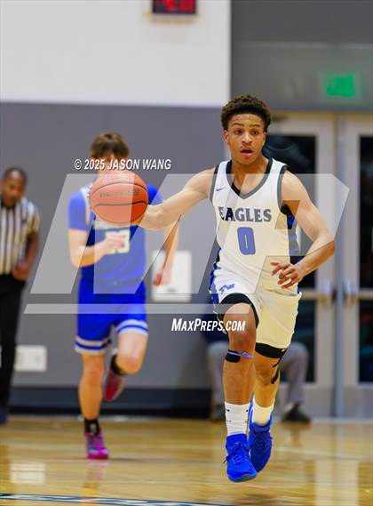Thumbnail 2 in Shorewood vs. Federal Way (WIAA 3A Opening Round) photogallery.