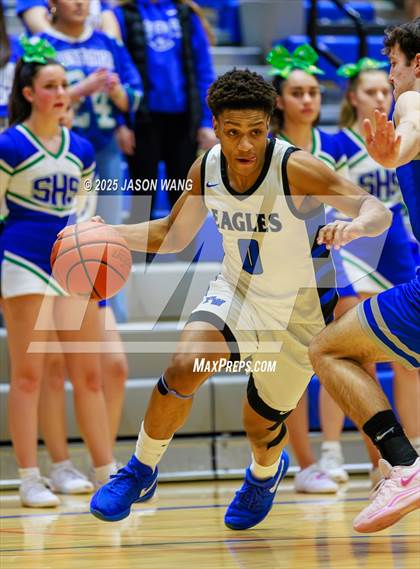 Thumbnail 1 in Shorewood vs. Federal Way (WIAA 3A Opening Round) photogallery.