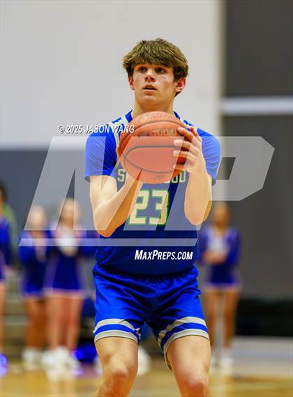 Thumbnail 1 in Shorewood vs. Federal Way (WIAA 3A Opening Round) photogallery.