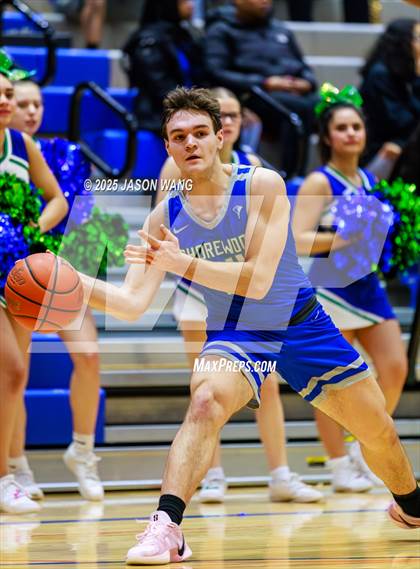Thumbnail 1 in Shorewood vs. Federal Way (WIAA 3A Opening Round) photogallery.
