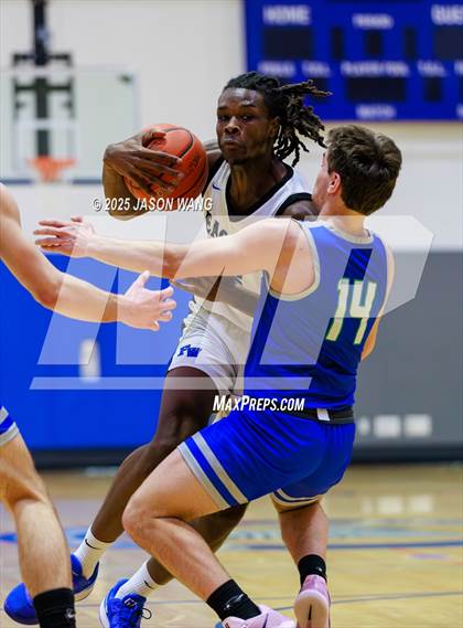 Thumbnail 1 in Shorewood vs. Federal Way (WIAA 3A Opening Round) photogallery.