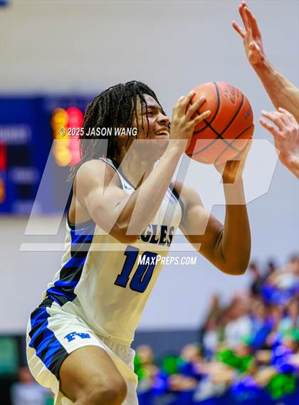 Thumbnail 3 in Shorewood vs. Federal Way (WIAA 3A Opening Round) photogallery.