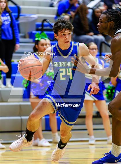 Thumbnail 1 in Shorewood vs. Federal Way (WIAA 3A Opening Round) photogallery.