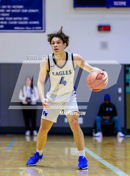 Thumbnail 3 in Shorewood vs. Federal Way (WIAA 3A Opening Round) photogallery.