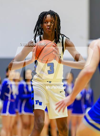 Thumbnail 2 in Shorewood vs. Federal Way (WIAA 3A Opening Round) photogallery.