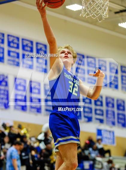 Thumbnail 1 in Shorewood vs. Federal Way (WIAA 3A Opening Round) photogallery.