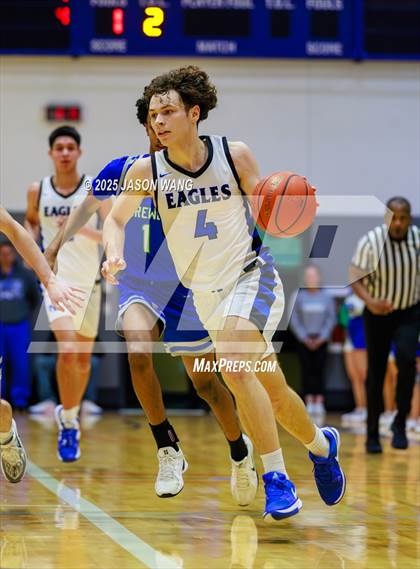 Thumbnail 1 in Shorewood vs. Federal Way (WIAA 3A Opening Round) photogallery.