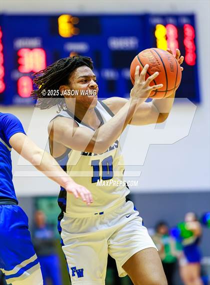 Thumbnail 1 in Shorewood vs. Federal Way (WIAA 3A Opening Round) photogallery.
