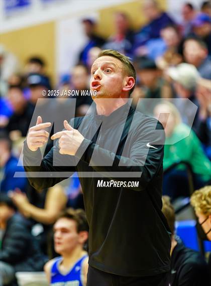Thumbnail 3 in Shorewood vs. Federal Way (WIAA 3A Opening Round) photogallery.