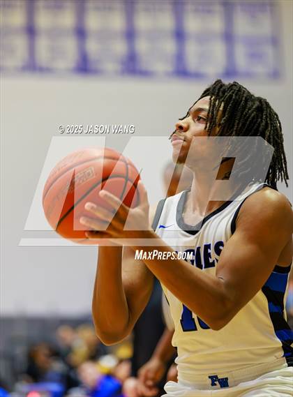 Thumbnail 1 in Shorewood vs. Federal Way (WIAA 3A Opening Round) photogallery.
