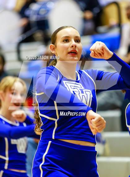 Thumbnail 3 in Shorewood vs. Federal Way (WIAA 3A Opening Round) photogallery.