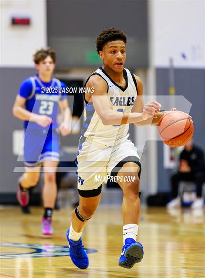 Thumbnail 3 in Shorewood vs. Federal Way (WIAA 3A Opening Round) photogallery.
