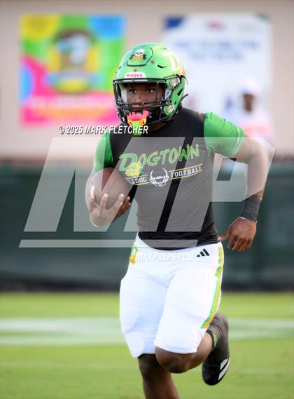 Thumbnail 3 in Mainland @ DeLand photogallery.