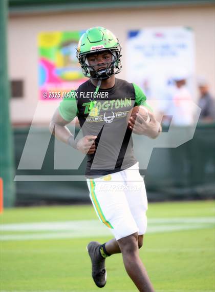 Thumbnail 2 in Mainland @ DeLand photogallery.
