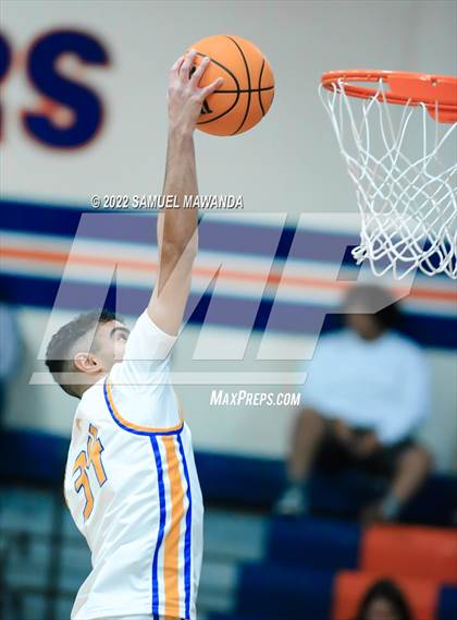 Thumbnail 2 in Agoura vs Valencia (7th Annual West Valley Tip-off Classic) photogallery.