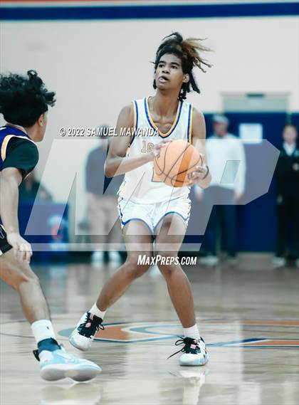 Thumbnail 1 in Agoura vs Valencia (7th Annual West Valley Tip-off Classic) photogallery.
