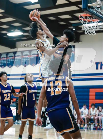 Thumbnail 1 in Agoura vs Valencia (7th Annual West Valley Tip-off Classic) photogallery.
