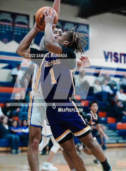 Thumbnail 3 in Agoura vs Valencia (7th Annual West Valley Tip-off Classic) photogallery.
