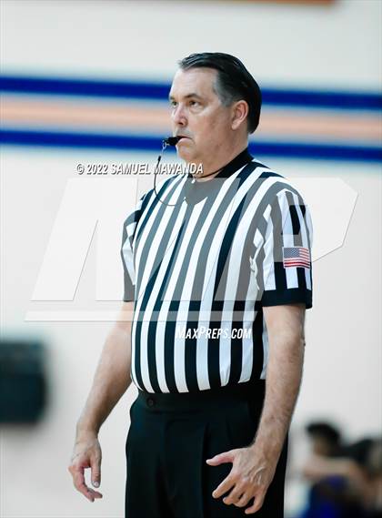 Thumbnail 2 in Agoura vs Valencia (7th Annual West Valley Tip-off Classic) photogallery.