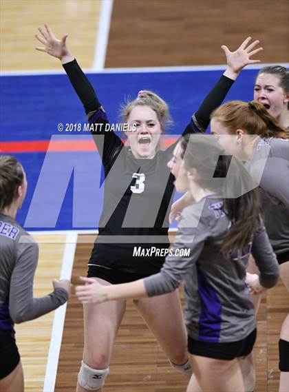 Thumbnail 2 in Discovery Canyon vs. Palmer Ridge (CHSAA 4A Playoff) photogallery.
