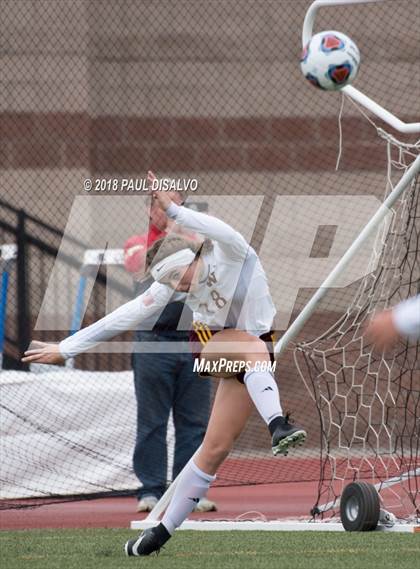 Thumbnail 3 in Silver Creek vs. Windsor (CHSAA 4A Semi-Final) photogallery.