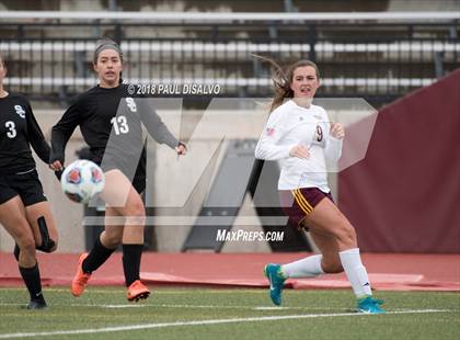 Thumbnail 3 in Silver Creek vs. Windsor (CHSAA 4A Semi-Final) photogallery.