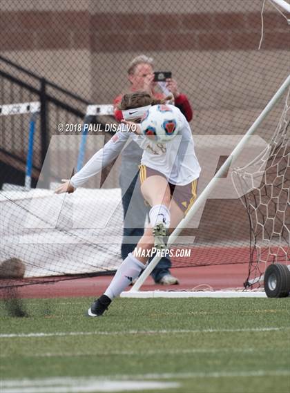 Thumbnail 2 in Silver Creek vs. Windsor (CHSAA 4A Semi-Final) photogallery.