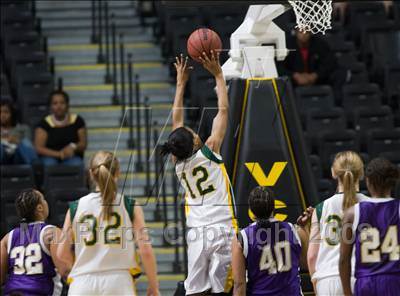 Thumbnail 1 in Waynesboro vs Bruton (VHSL AA Semifinal) photogallery.