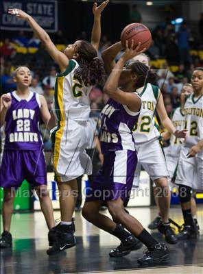 Thumbnail 3 in Waynesboro vs Bruton (VHSL AA Semifinal) photogallery.