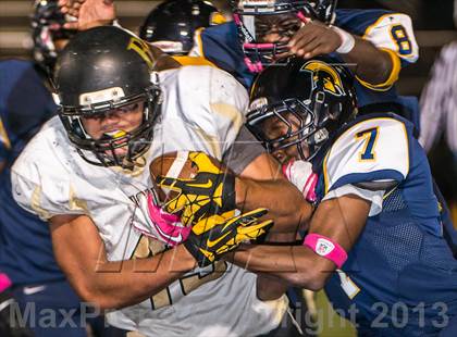 Thumbnail 3 in St. Mary's vs. Bishop Fenwick photogallery.