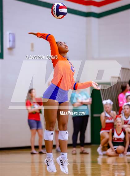 Thumbnail 1 in College Park vs Grand Oaks photogallery.