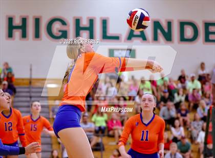 Thumbnail 3 in College Park vs Grand Oaks photogallery.