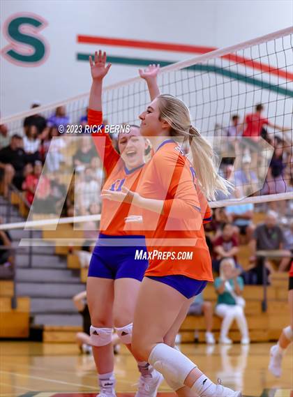Thumbnail 2 in College Park vs Grand Oaks photogallery.