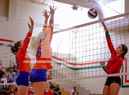 Thumbnail 2 in College Park vs Grand Oaks photogallery.