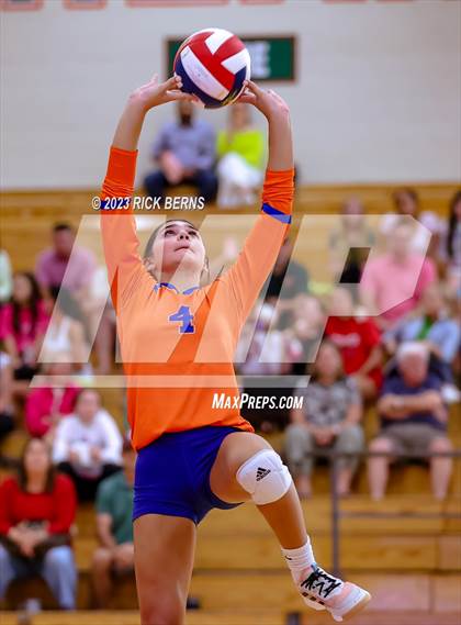 Thumbnail 3 in College Park vs Grand Oaks photogallery.