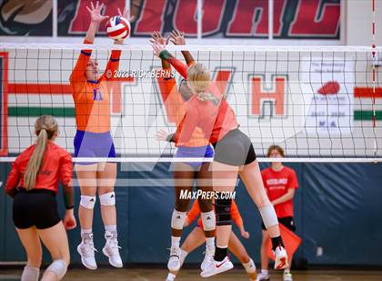 Thumbnail 3 in College Park vs Grand Oaks photogallery.