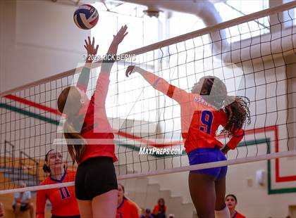Thumbnail 2 in College Park vs Grand Oaks photogallery.