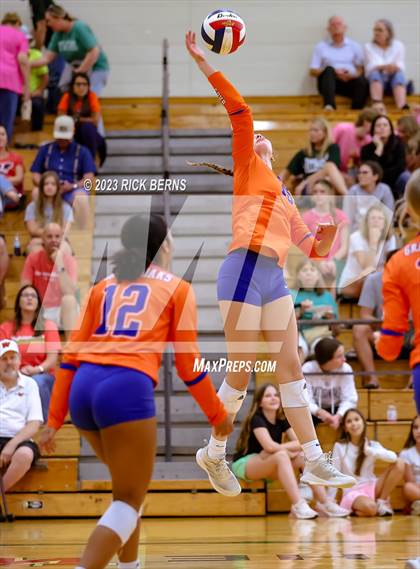 Thumbnail 3 in College Park vs Grand Oaks photogallery.