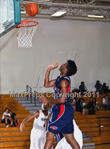 Thumbnail 1 in Manvel vs. Duncanville  (McDonald's Texas Invitational) photogallery.