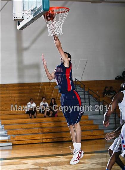 Thumbnail 2 in Manvel vs. Duncanville  (McDonald's Texas Invitational) photogallery.