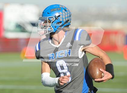 Thumbnail 2 in Rich vs. Altamont (UHSAA 8 Man Semifinal) photogallery.