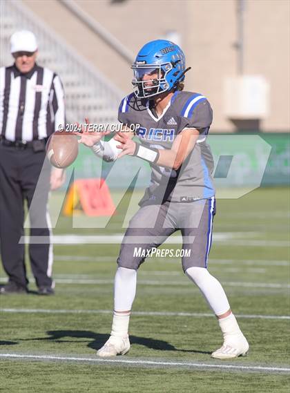 Thumbnail 2 in Rich vs. Altamont (UHSAA 8 Man Semifinal) photogallery.