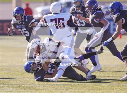 Thumbnail 3 in Rich vs. Altamont (UHSAA 8 Man Semifinal) photogallery.
