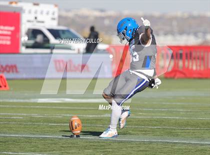Thumbnail 3 in Rich vs. Altamont (UHSAA 8 Man Semifinal) photogallery.