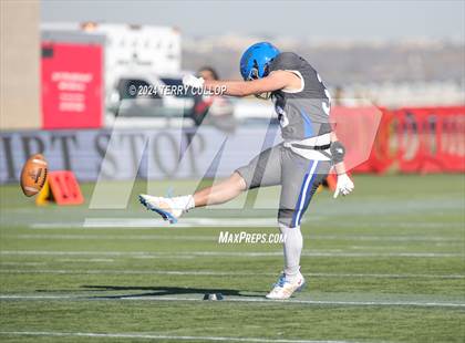 Thumbnail 1 in Rich vs. Altamont (UHSAA 8 Man Semifinal) photogallery.