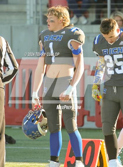 Thumbnail 1 in Rich vs. Altamont (UHSAA 8 Man Semifinal) photogallery.