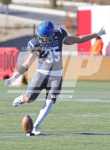 Thumbnail 3 in Rich vs. Altamont (UHSAA 8 Man Semifinal) photogallery.